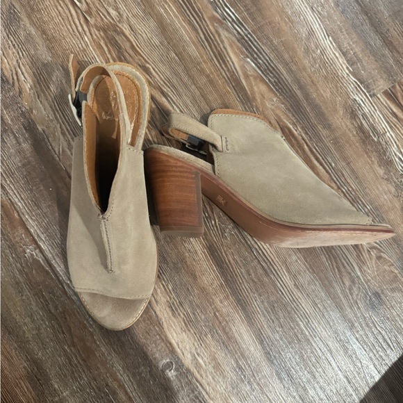 Frye Shoes - Stylish Tan Women's Heeled Sandals Frye